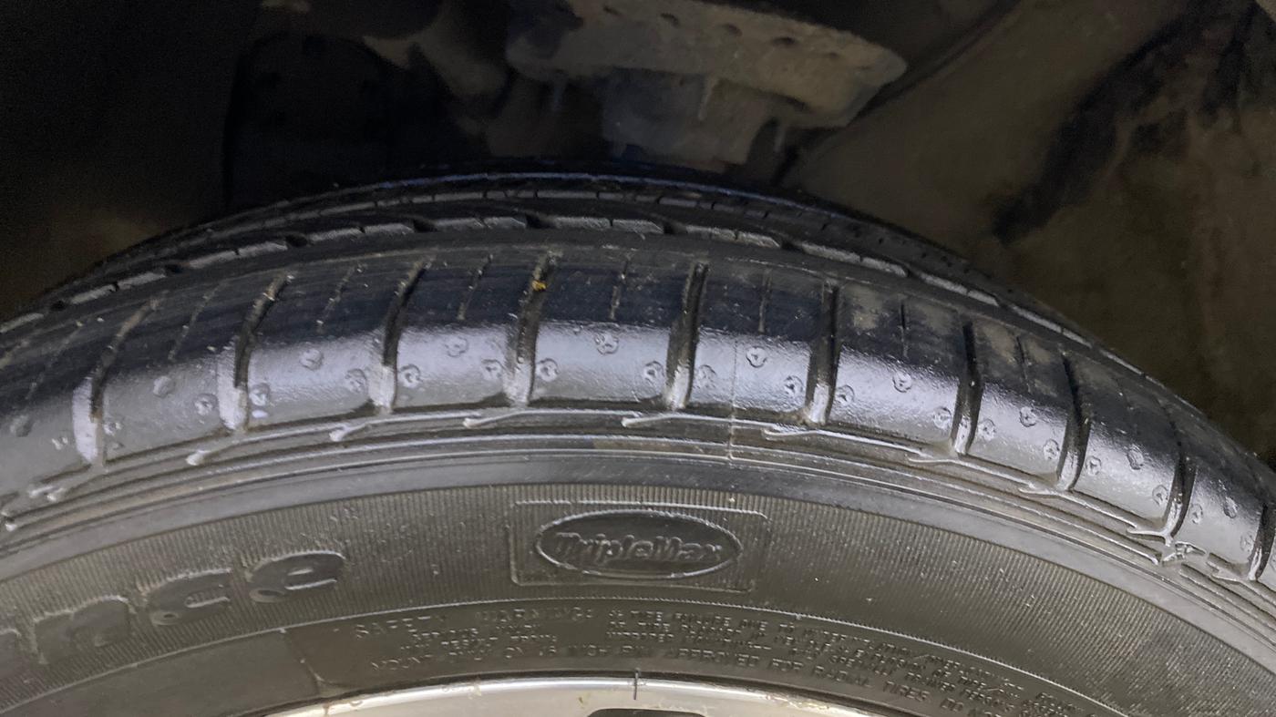 2015 Hyundai Elite i20 ASTA 1.2, Petrol, Manual, 73,421 km, Left Front Tyre Tread
