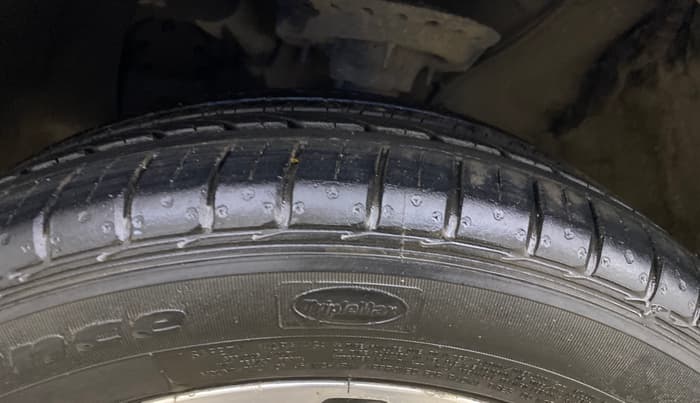 2015 Hyundai Elite i20 ASTA 1.2, Petrol, Manual, 73,421 km, Left Front Tyre Tread