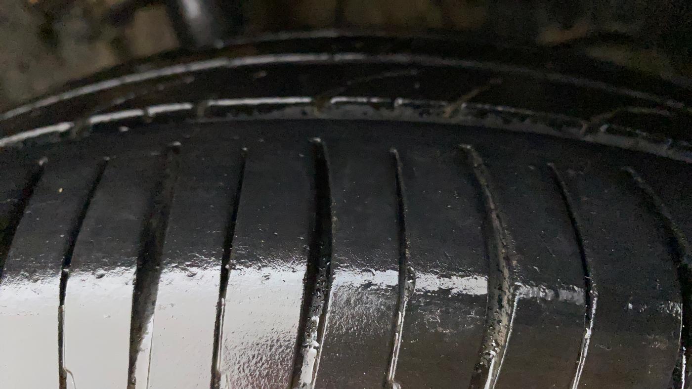 2018 Tata Tiago XZA PETROL, Petrol, Automatic, 67,928 km, Right Front Tyre Tread