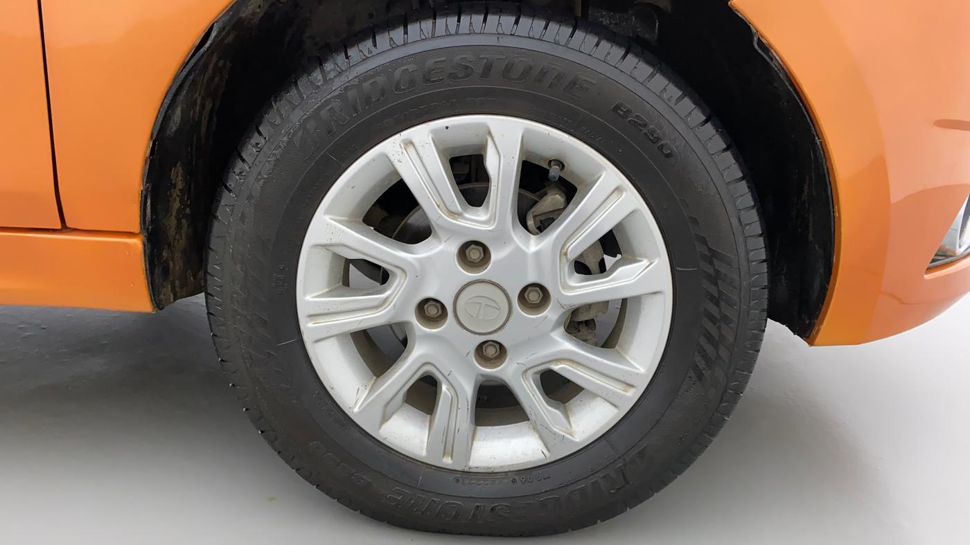 2018 Tata Tiago XZA PETROL, Petrol, Automatic, 67,928 km, Right Front Wheel