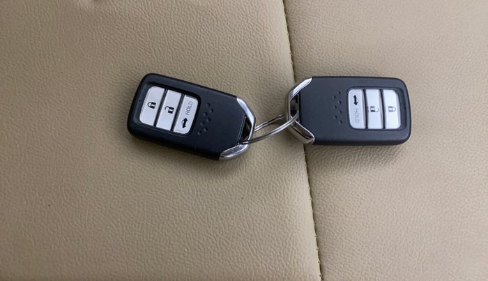 2024 Honda Amaze 1.2L I-VTEC VX CVT, Petrol, Automatic, 11,697 km, Key Close Up