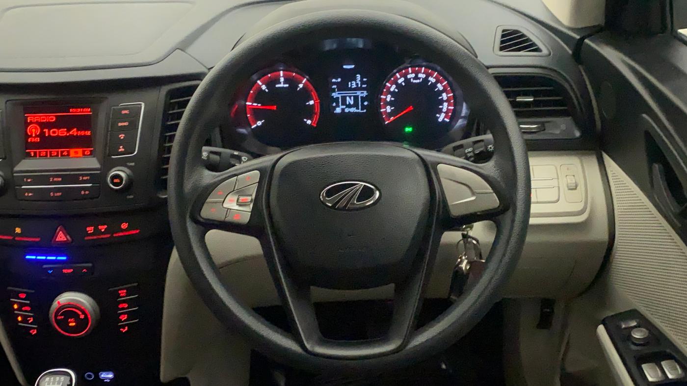 2022 Mahindra XUV300 W6 1.5 DIESEL, Diesel, Manual, 16,539 km, Steering Wheel Close Up