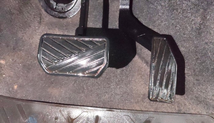 2018 Maruti Wagon R 1.0 VXI AMT, Petrol, Automatic, 41,948 km, Pedals