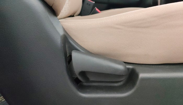 2018 Maruti Wagon R 1.0 VXI AMT, Petrol, Automatic, 41,948 km, Driver Side Adjustment Panel