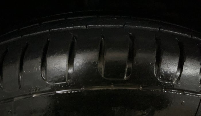 2019 Maruti Swift LXI, Petrol, Manual, 47,053 km, Right Front Tyre Tread