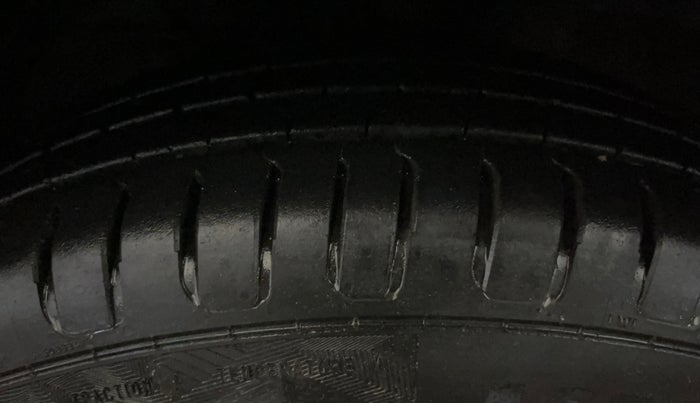 2019 Maruti Swift LXI, Petrol, Manual, 47,053 km, Left Front Tyre Tread