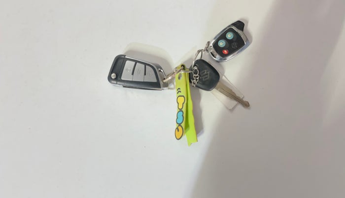 2019 Maruti Swift LXI, Petrol, Manual, 47,053 km, Key Close Up