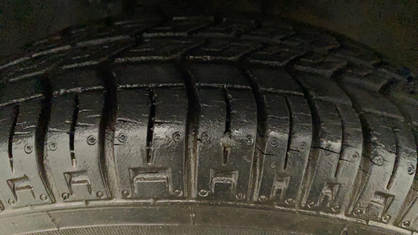 2013 Maruti Alto 800 LXI CNG, CNG, Manual, 13,826 km, Right Front Tyre Tread