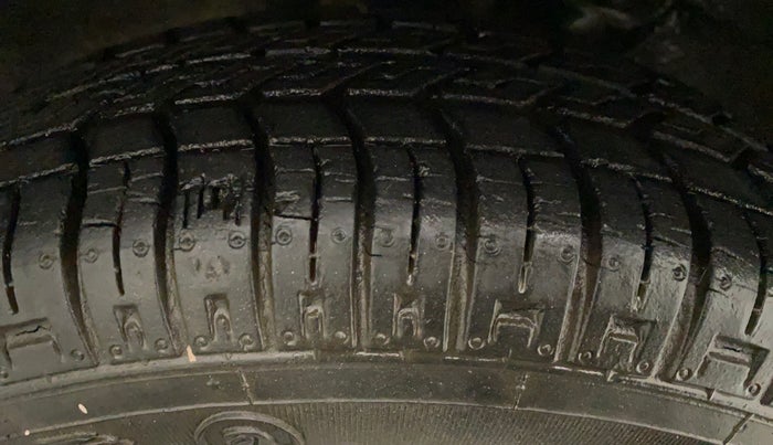 2013 Maruti Alto 800 LXI CNG, CNG, Manual, 13,826 km, Right Rear Tyre Tread