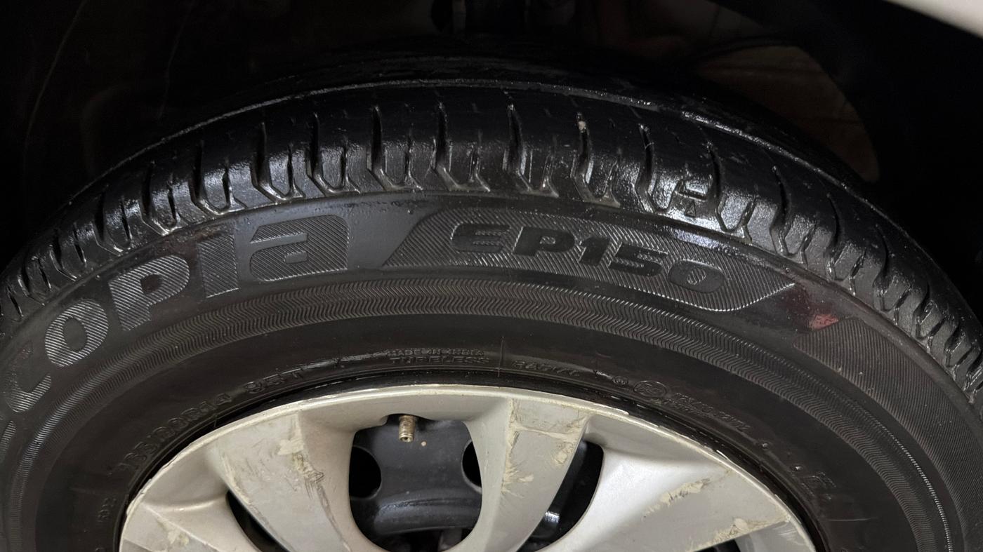 2019 Maruti Swift VXI AMT, Petrol, Automatic, 44,527 km, Right Front Tyre Tread