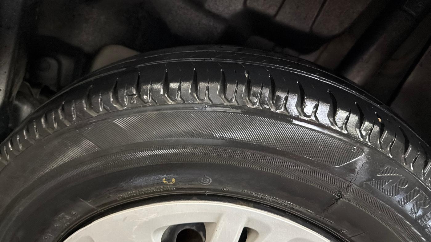 2019 Maruti Swift VXI AMT, Petrol, Automatic, 44,527 km, Left Rear Tyre Tread