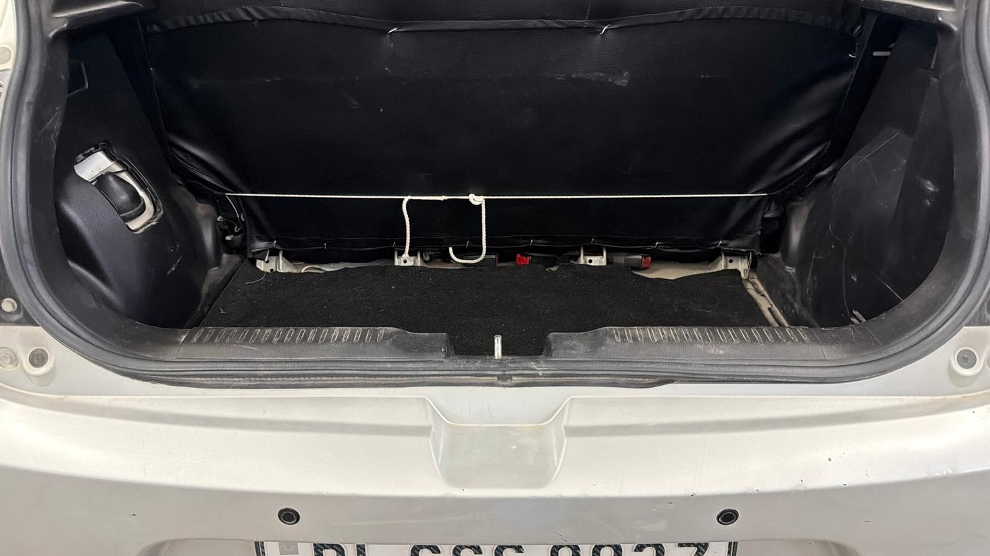 2019 Maruti Swift VXI AMT, Petrol, Automatic, 44,527 km, Boot Inside