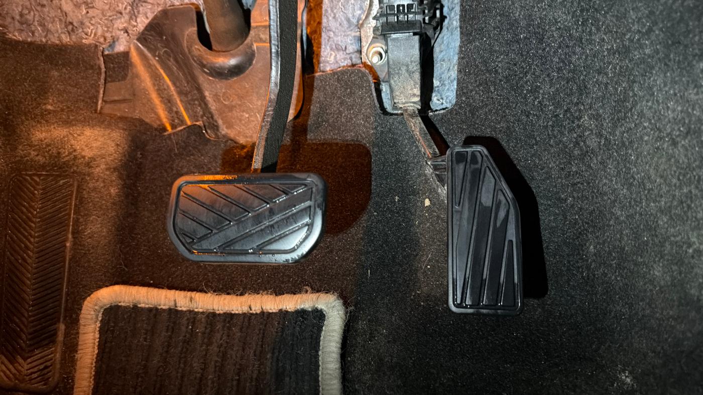 2019 Maruti Swift VXI AMT, Petrol, Automatic, 44,527 km, Pedals