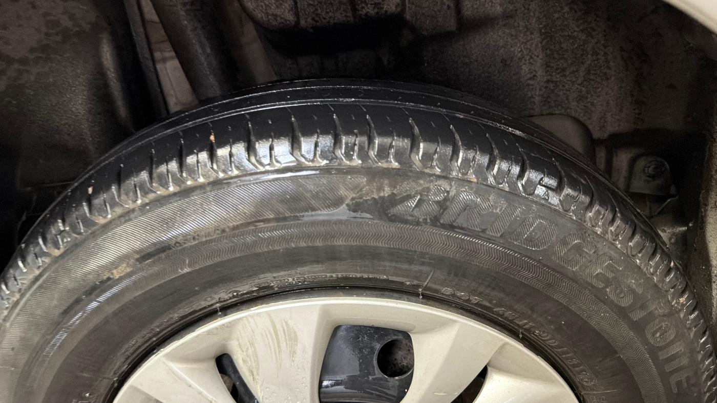 2019 Maruti Swift VXI AMT, Petrol, Automatic, 44,527 km, Right Rear Tyre Tread