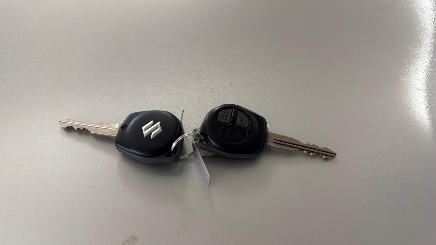 2019 Maruti Swift VXI AMT, Petrol, Automatic, 44,527 km, Key Close Up
