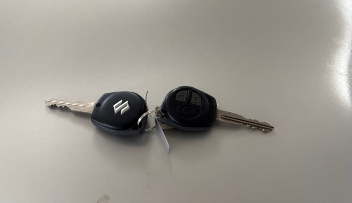 2019 Maruti Swift VXI AMT, Petrol, Automatic, 44,527 km, Key Close Up