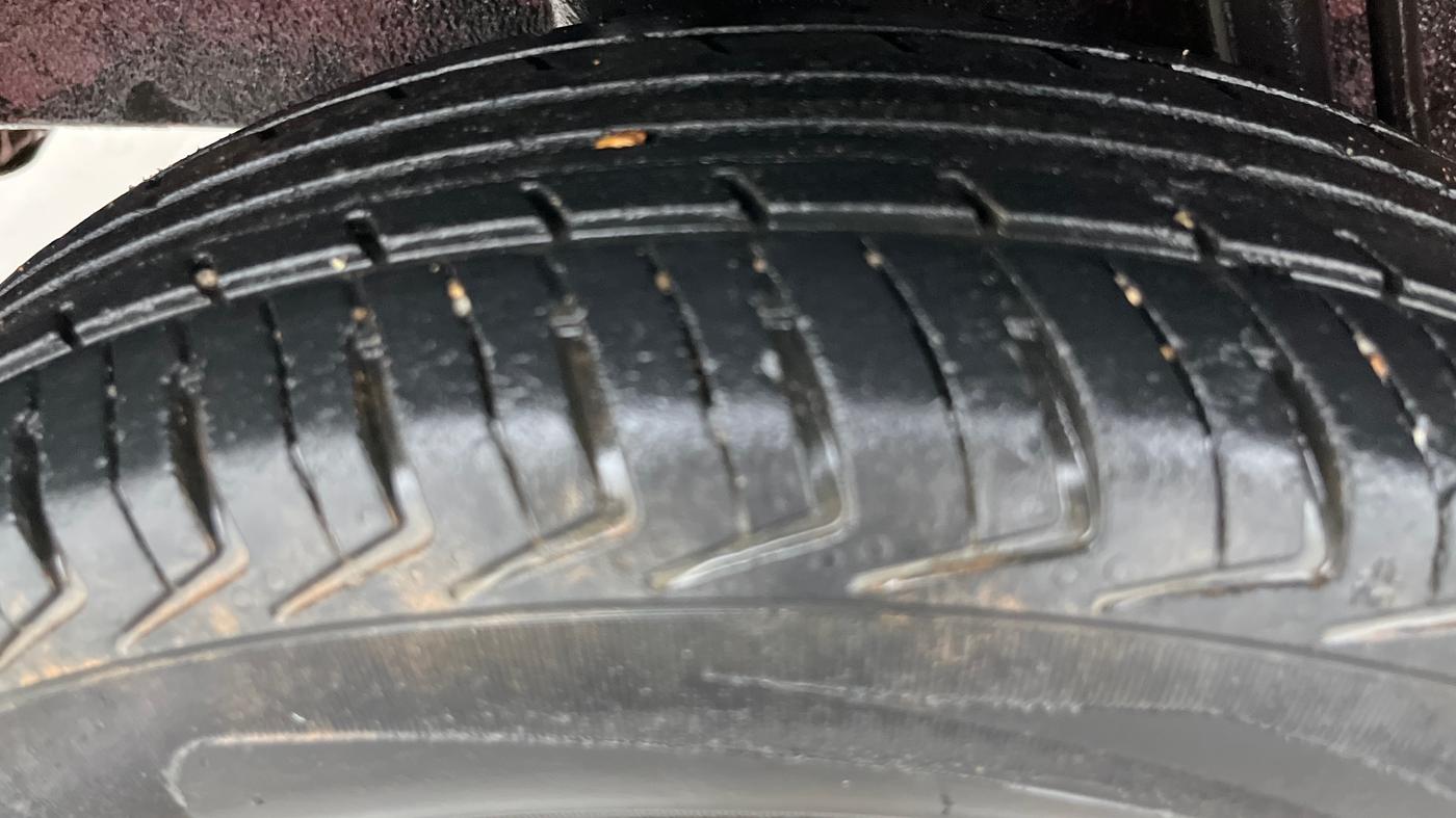 2016 Renault Kwid RXL, Petrol, Manual, 98,836 km, Right Rear Tyre Tread
