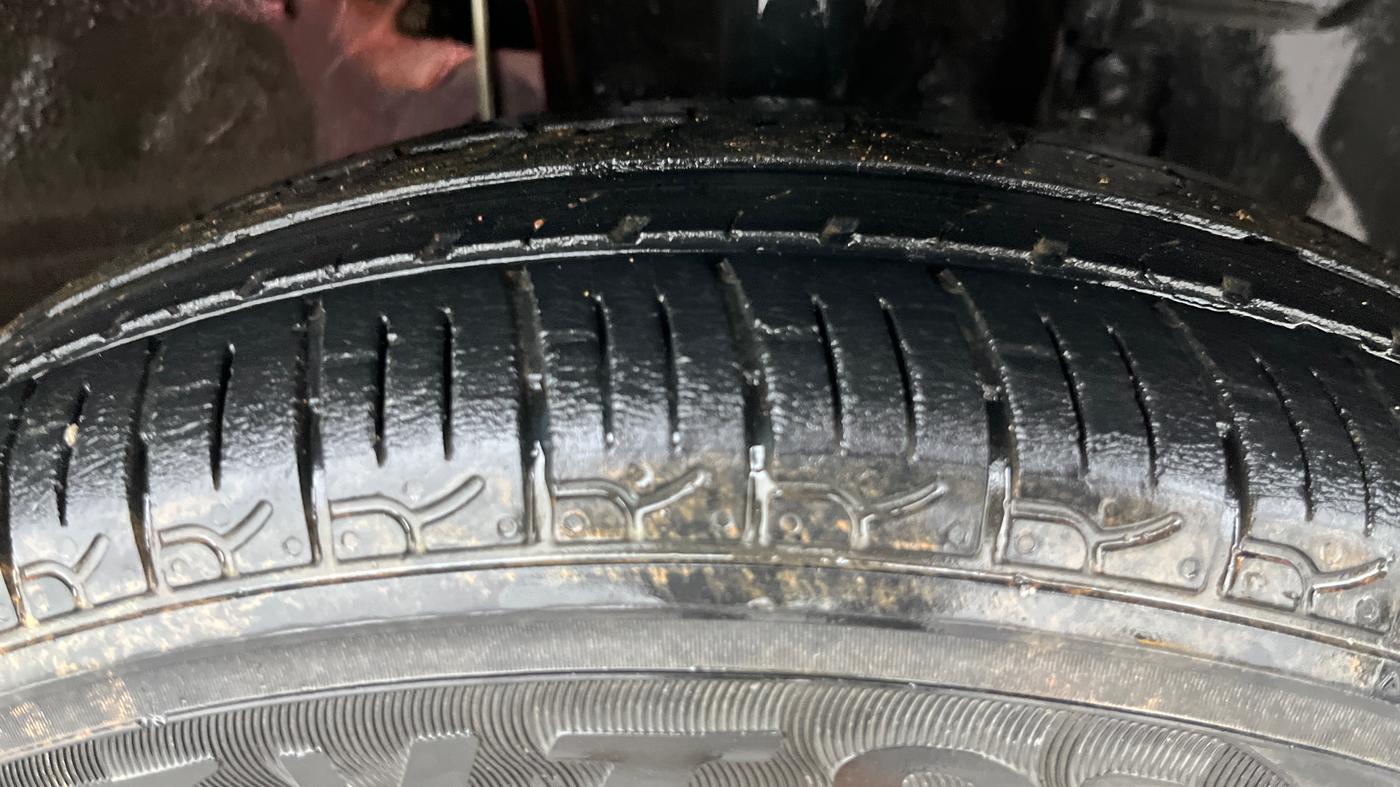 2016 Renault Kwid RXL, Petrol, Manual, 98,836 km, Right Front Tyre Tread