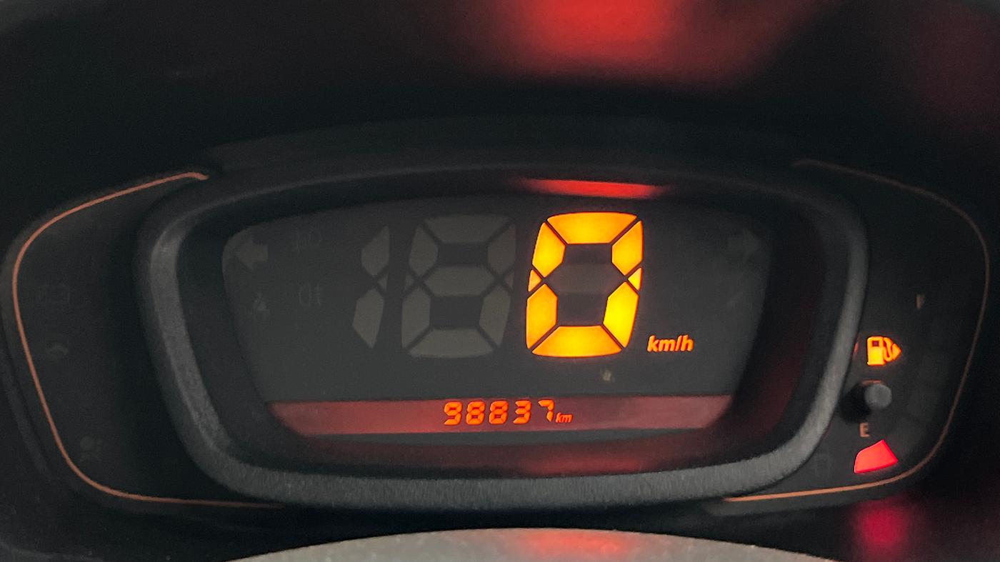 2016 Renault Kwid RXL, Petrol, Manual, 98,836 km, Odometer Image