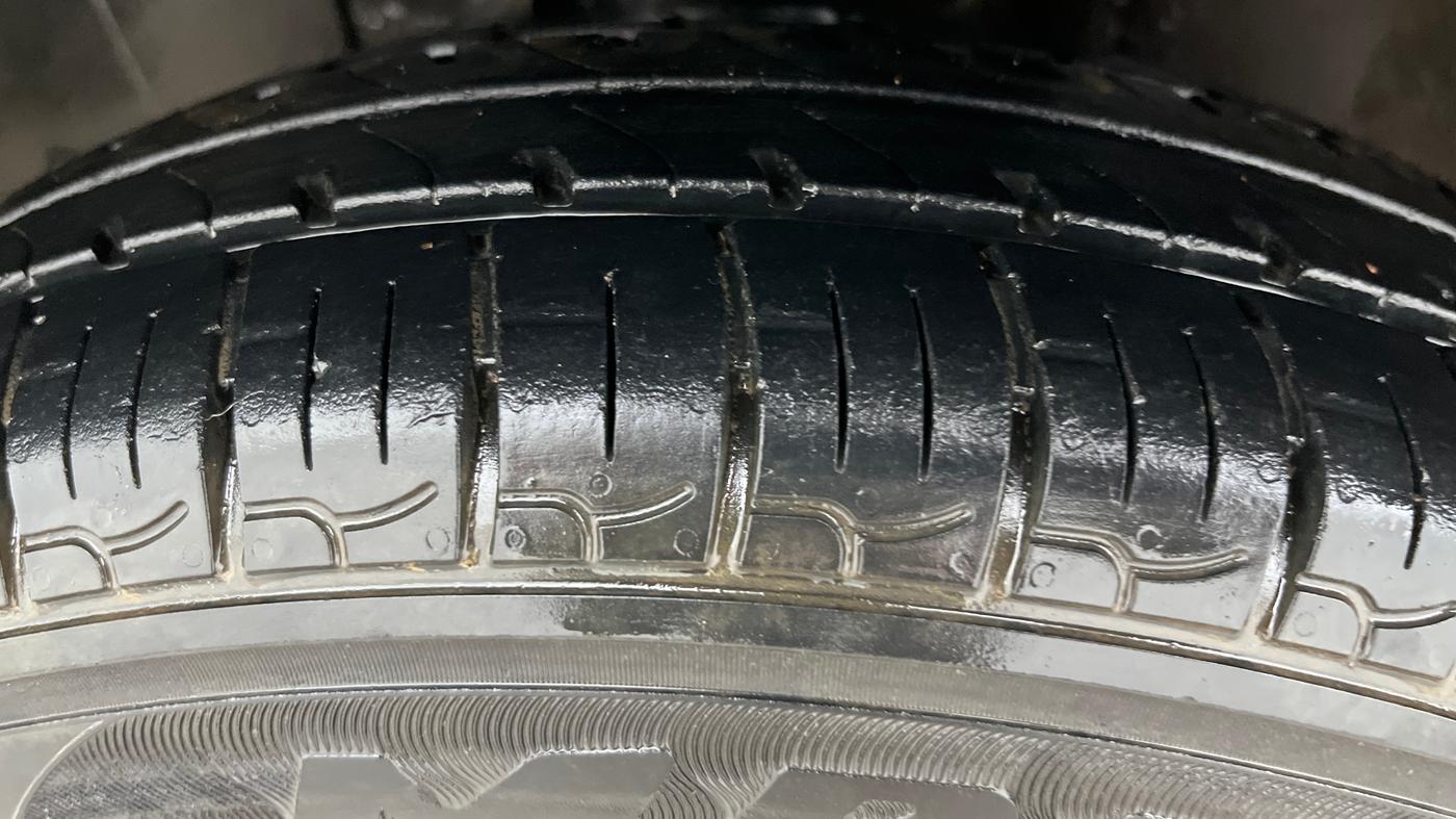 2016 Renault Kwid RXL, Petrol, Manual, 98,836 km, Left Front Tyre Tread
