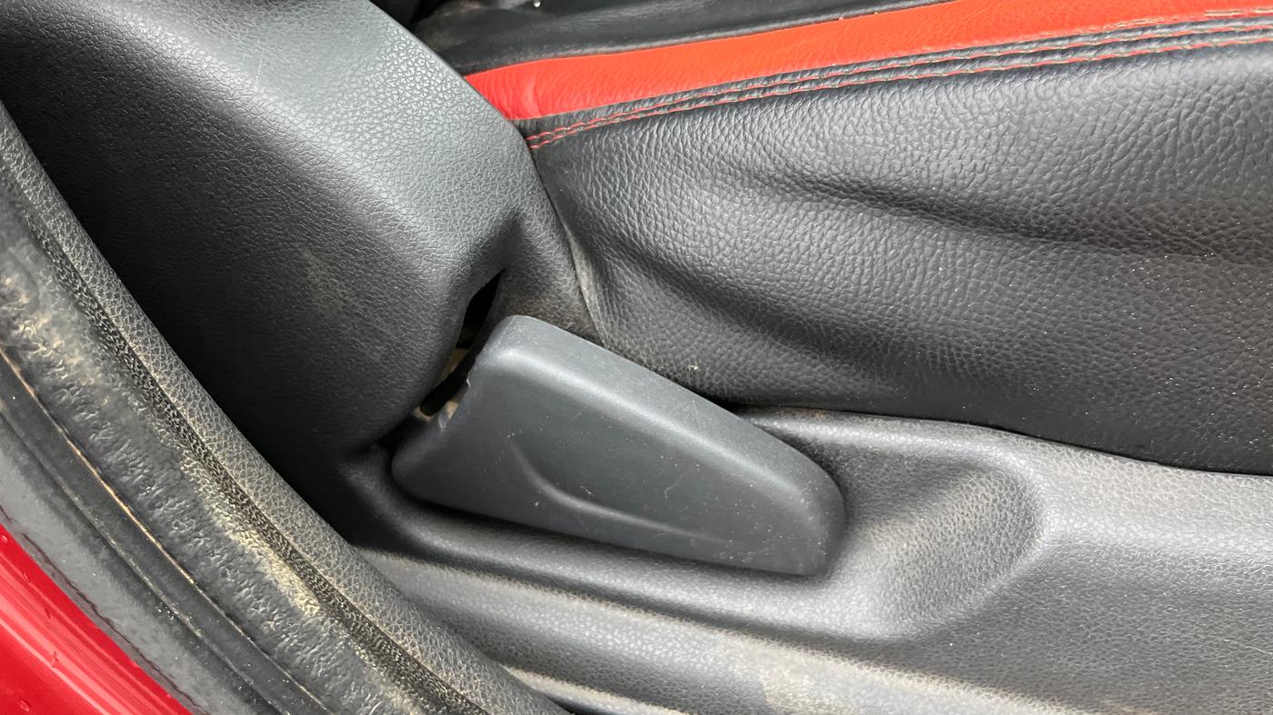 2016 Renault Kwid RXL, Petrol, Manual, 98,836 km, Driver Side Adjustment Panel