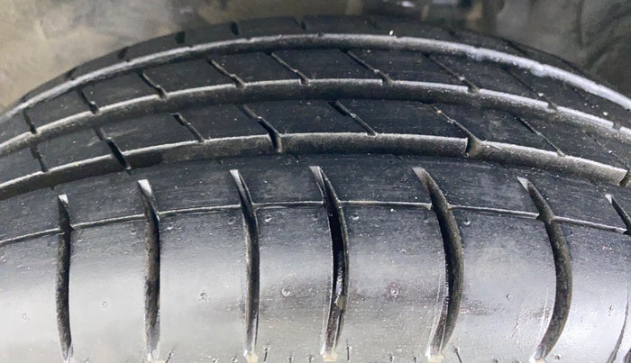 2011 Maruti Alto K10 VXI P, Petrol, Manual, 28,590 km, Left Front Tyre Tread