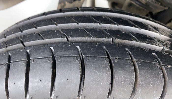 2011 Maruti Alto K10 VXI P, Petrol, Manual, 28,590 km, Right Rear Tyre Tread