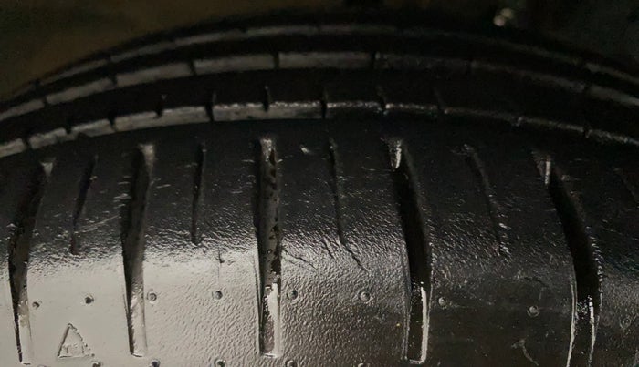 2020 Maruti Baleno ZETA CVT PETROL 1.2, Petrol, Automatic, 15,020 km, Right Front Tyre Tread