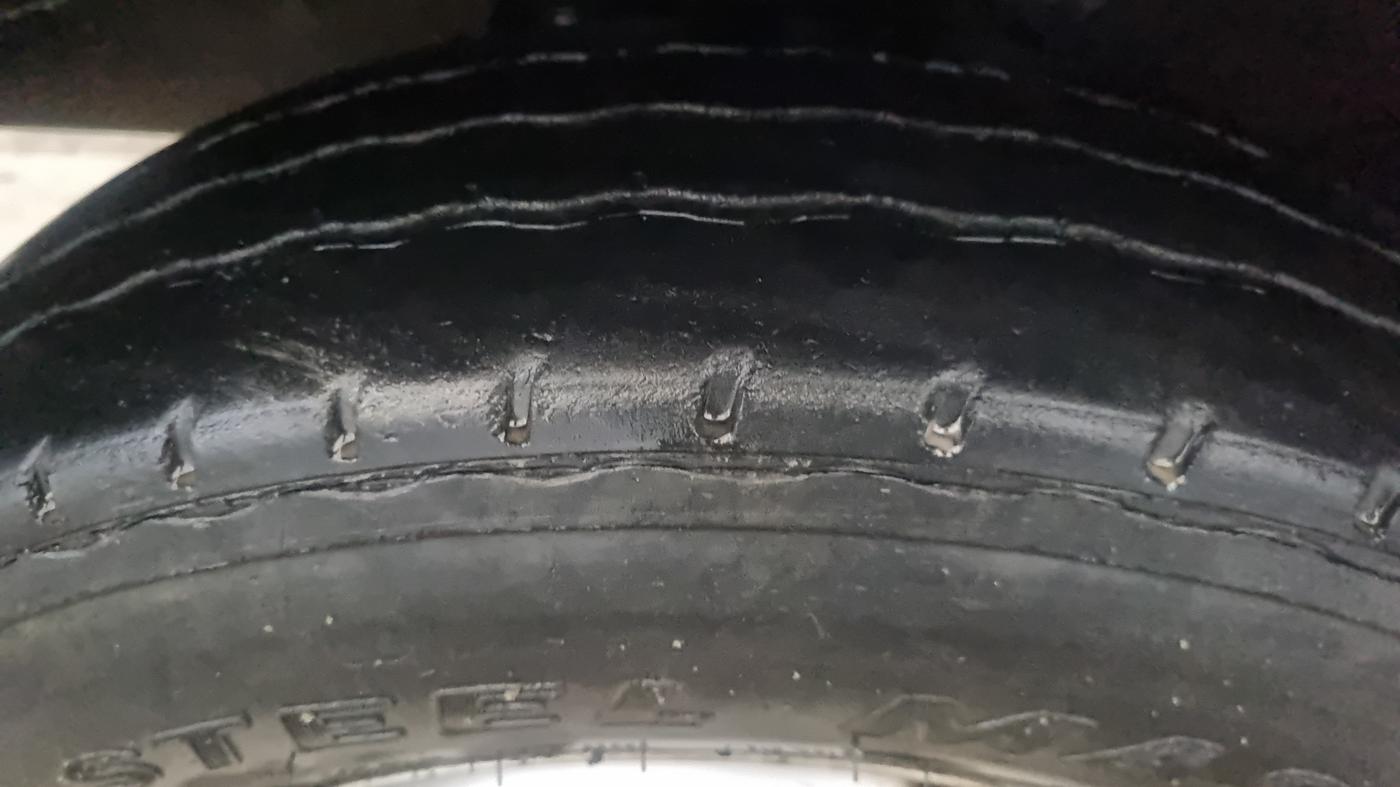 2021 Maruti Eeco 5 STR WITH A/C+HTR CNG, CNG, Manual, 1,20,611 km, Left Front Tyre Tread