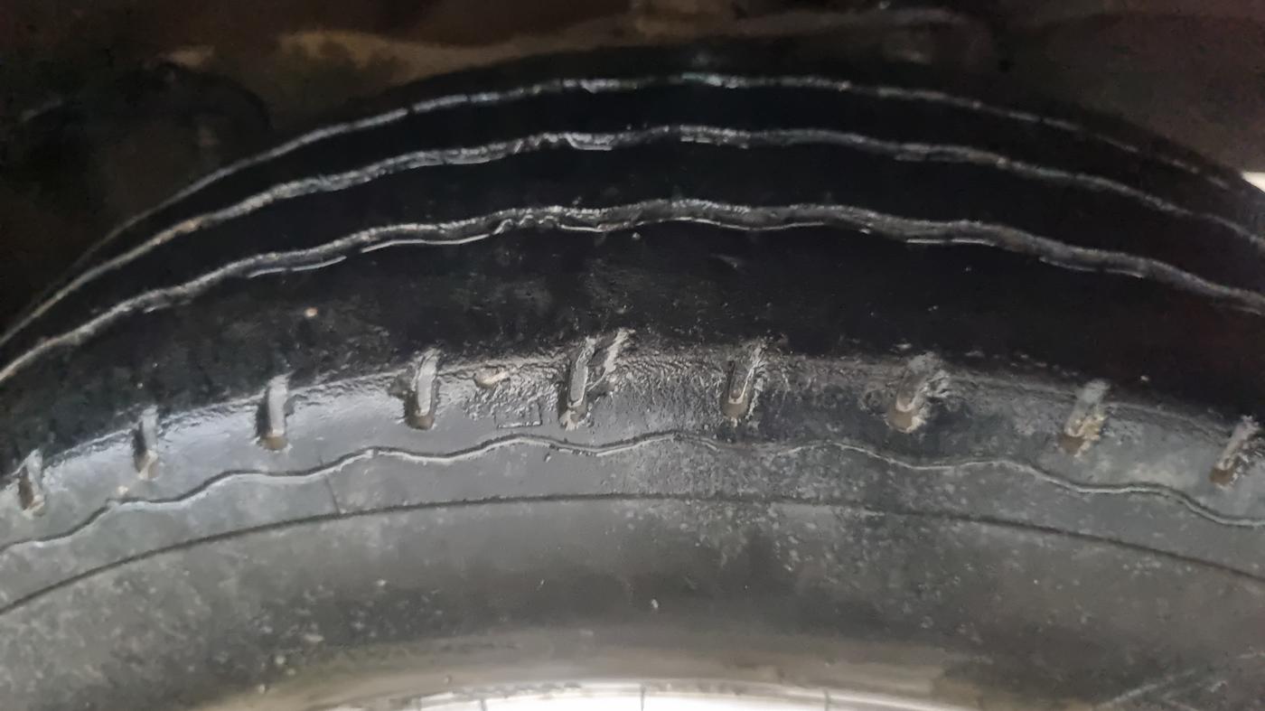 2021 Maruti Eeco 5 STR WITH A/C+HTR CNG, CNG, Manual, 1,20,611 km, Right Front Tyre Tread