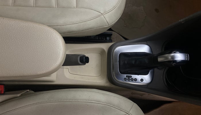 2014 Volkswagen Vento COMFORTLINE TSI AT PETROL, Petrol, Automatic, 87,261 km, Gear Lever