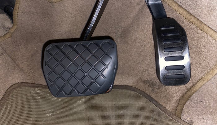 2014 Volkswagen Vento COMFORTLINE TSI AT PETROL, Petrol, Automatic, 87,261 km, Pedals