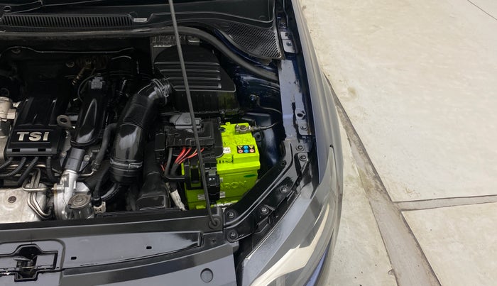 2014 Volkswagen Vento COMFORTLINE TSI AT PETROL, Petrol, Automatic, 87,261 km, Engine View - Left