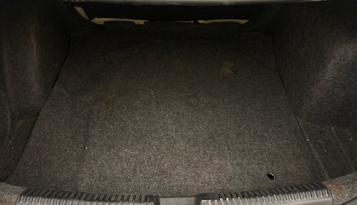 2014 Volkswagen Vento COMFORTLINE TSI AT PETROL, Petrol, Automatic, 87,261 km, Boot Inside