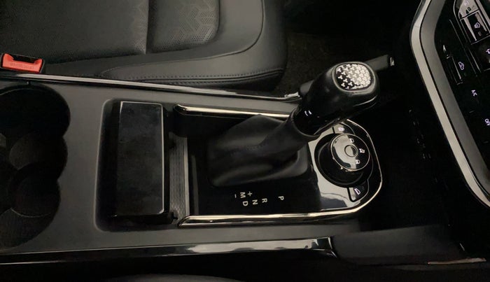 2022 Tata Harrier XZA PLUS 2.0L DARK EDITION, Diesel, Automatic, 54,957 km, Gear Lever