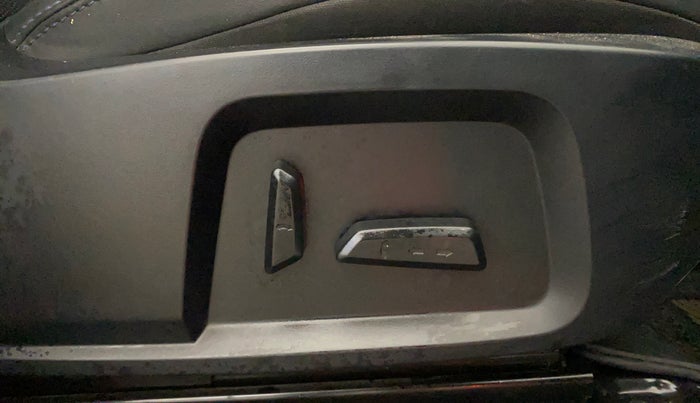 2022 Tata Harrier XZA PLUS 2.0L DARK EDITION, Diesel, Automatic, 54,957 km, Driver Side Adjustment Panel