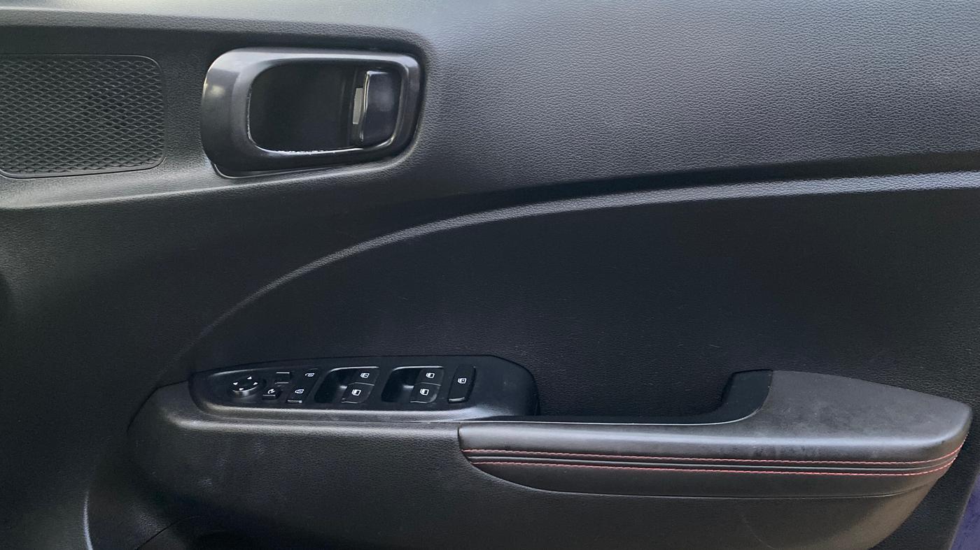 2022 Hyundai VENUE N LINE N6 1.0 TURBO DCT, Petrol, Automatic, 37,063 km, Driver Side Door Panels Control