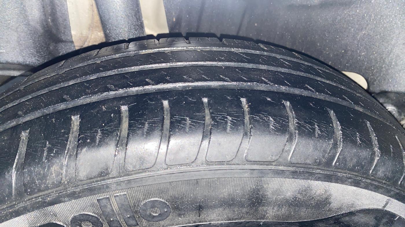 2019 Maruti Swift VXI AMT, Petrol, Automatic, 39,948 km, Right Rear Tyre Tread