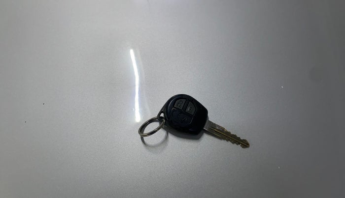 2019 Maruti Swift VXI AMT, Petrol, Automatic, 39,948 km, Key Close Up