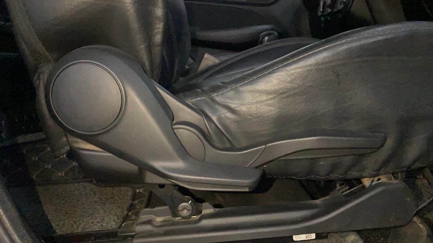 2019 Maruti Swift VXI AMT, Petrol, Automatic, 39,948 km, Driver Side Adjustment Panel