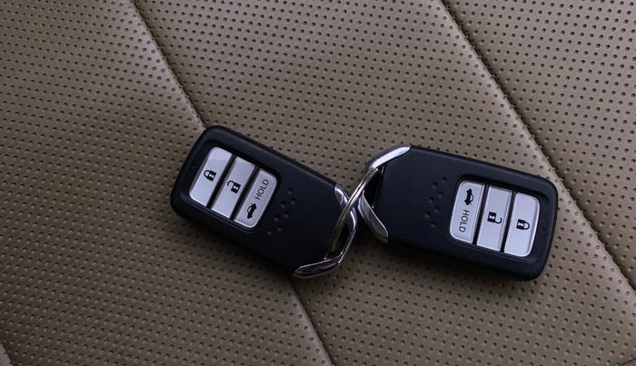 2023 Honda Amaze 1.2L I-VTEC VX CVT, Petrol, Automatic, 35,056 km, Key Close Up