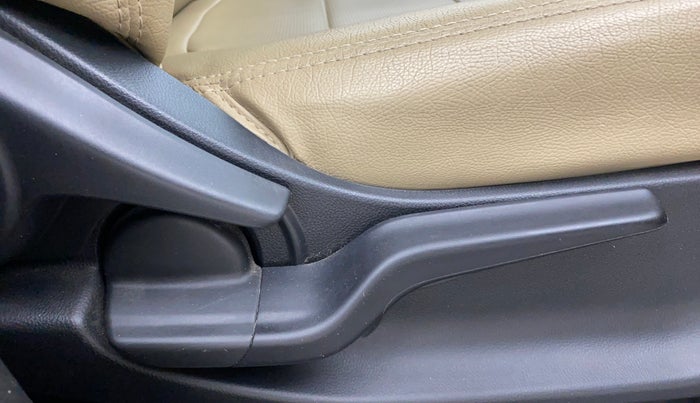 2023 Honda Amaze 1.2L I-VTEC VX CVT, Petrol, Automatic, 35,056 km, Driver Side Adjustment Panel