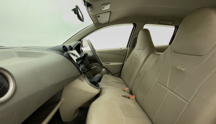 2014 Datsun Go T, Petrol, Manual, 65,039 km, Right Side Front Door Cabin