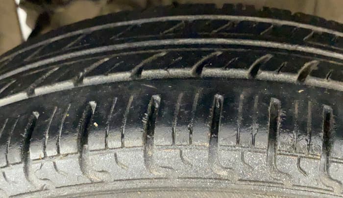 2014 Datsun Go T, Petrol, Manual, 65,039 km, Left Front Tyre Tread