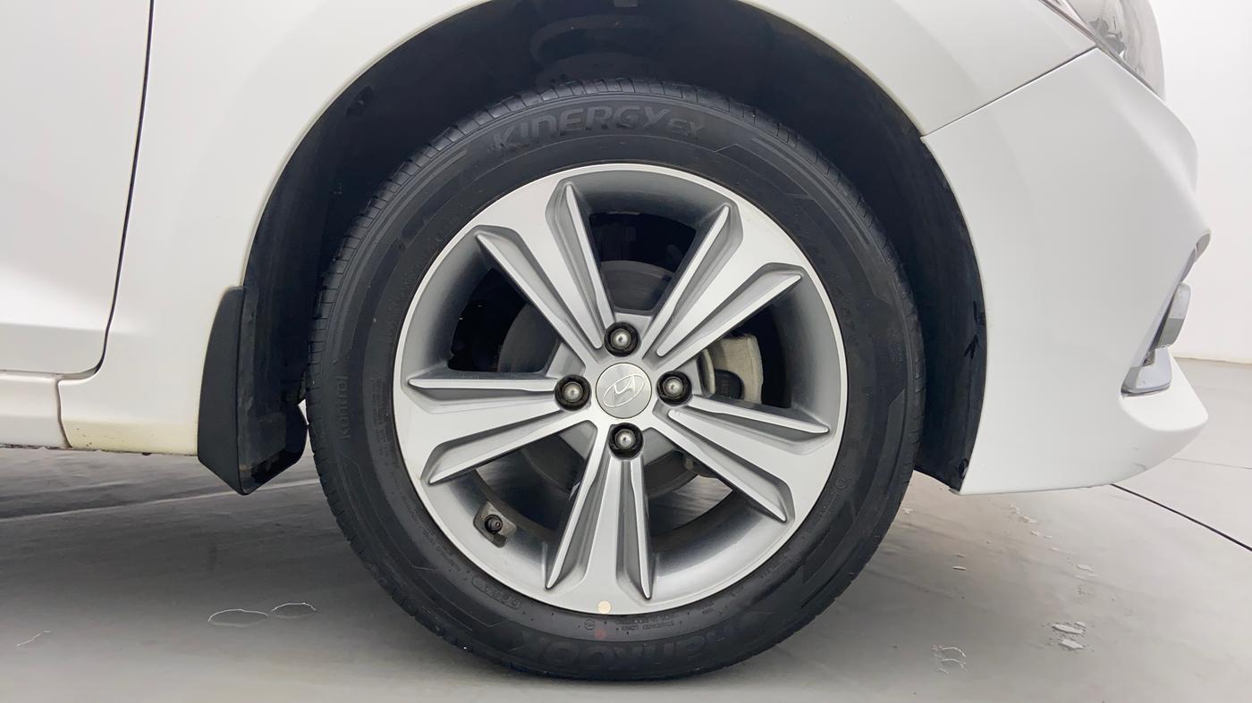 2018 Hyundai Verna 1.6 SX VTVT AT (O), Petrol, Automatic, 14,187 km, Right Front Wheel