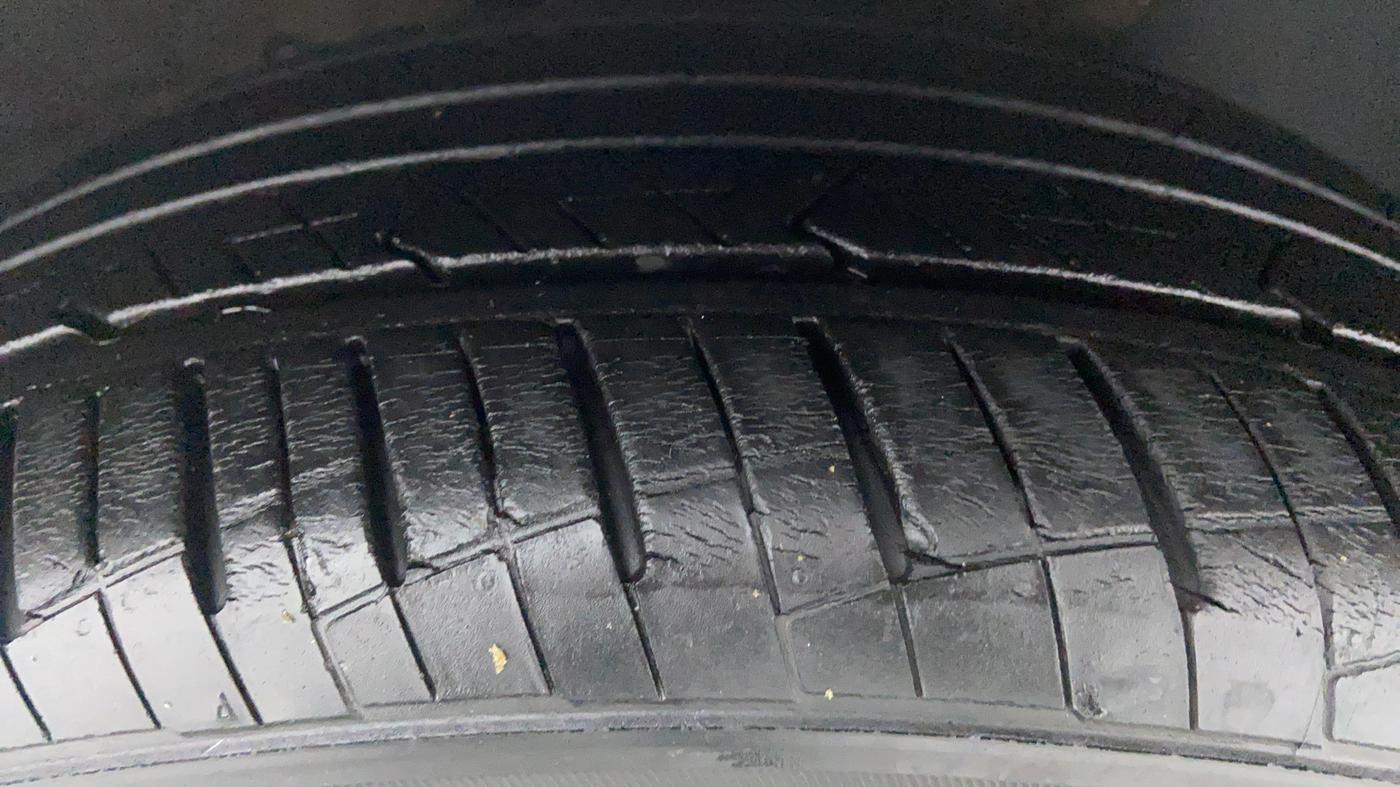 2018 Hyundai Verna 1.6 SX VTVT AT (O), Petrol, Automatic, 14,187 km, Right Front Tyre Tread