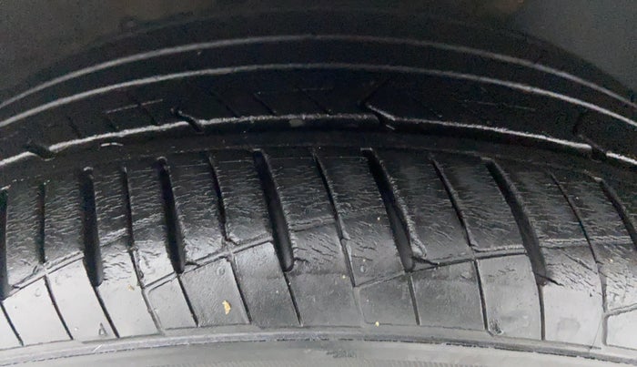 2018 Hyundai Verna 1.6 SX VTVT AT (O), Petrol, Automatic, 14,187 km, Right Front Tyre Tread