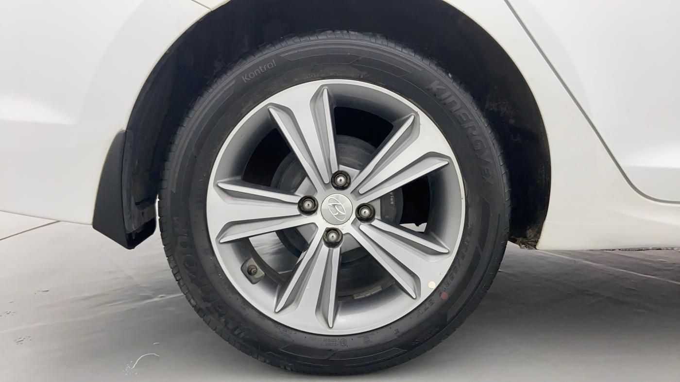 2018 Hyundai Verna 1.6 SX VTVT AT (O), Petrol, Automatic, 14,187 km, Right Rear Wheel