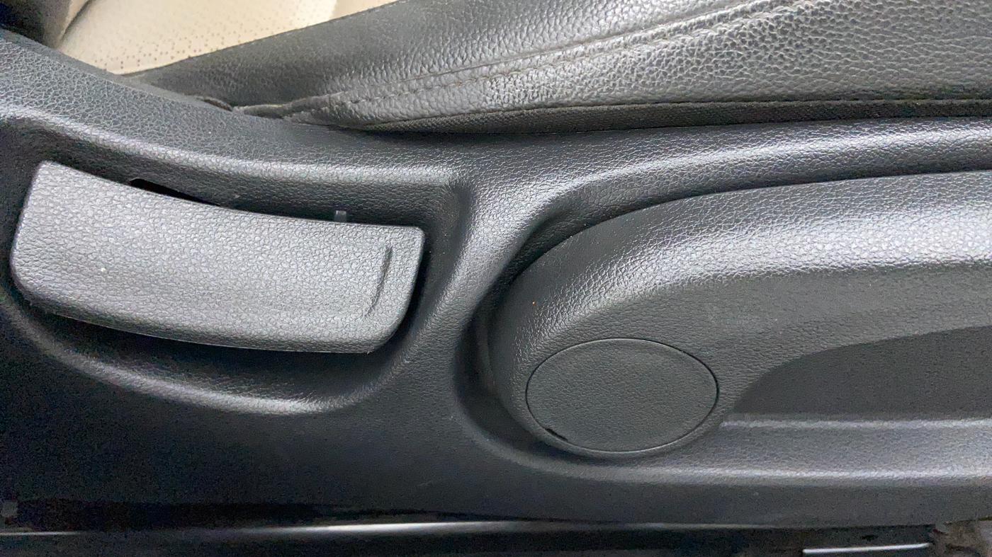 2018 Hyundai Verna 1.6 SX VTVT AT (O), Petrol, Automatic, 14,187 km, Driver Side Adjustment Panel