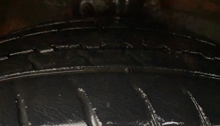 2014 Maruti Celerio VXI AMT, Petrol, Automatic, 98,847 km, Right Front Tyre Tread